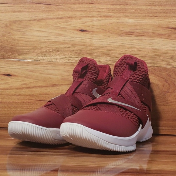 Men's Lebron Soldier 12 (Size 12) NWOB - Picture 8 of 8